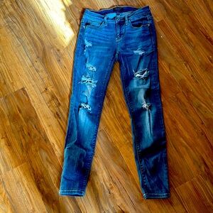 Judy Blue skinny fit denim jeans. Excellent cond. functional pockets zipper etc